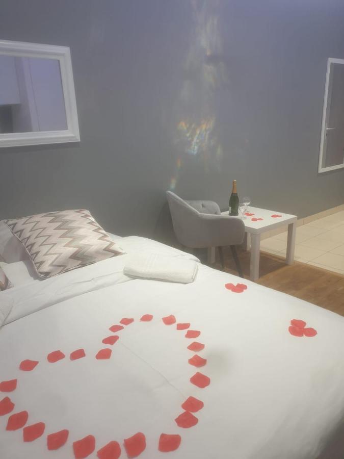 Spa Enzo Appartement Avec Jacuzzi Privatif Lyon Luaran gambar