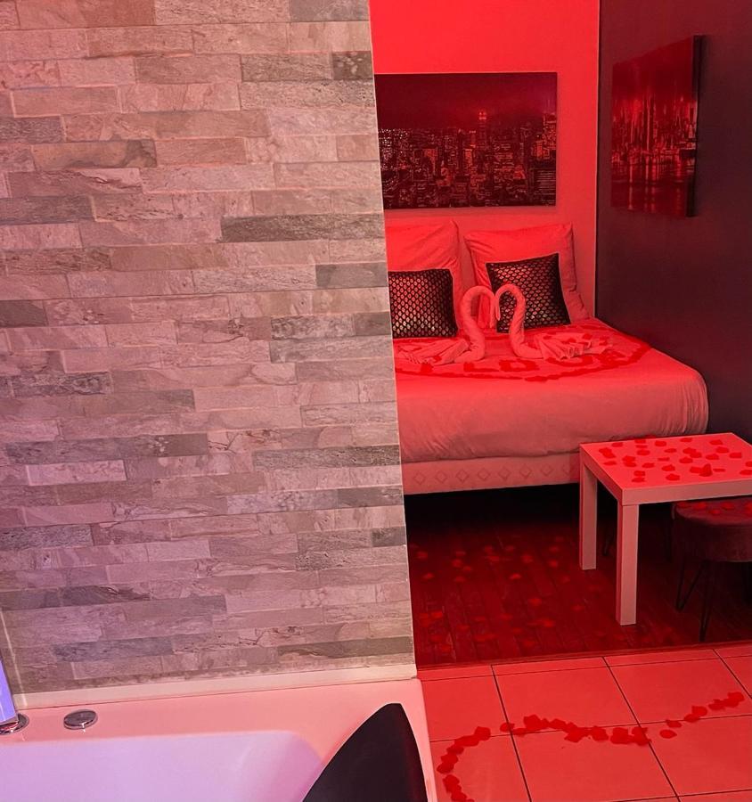 Spa Enzo Appartement Avec Jacuzzi Privatif Lyon Luaran gambar